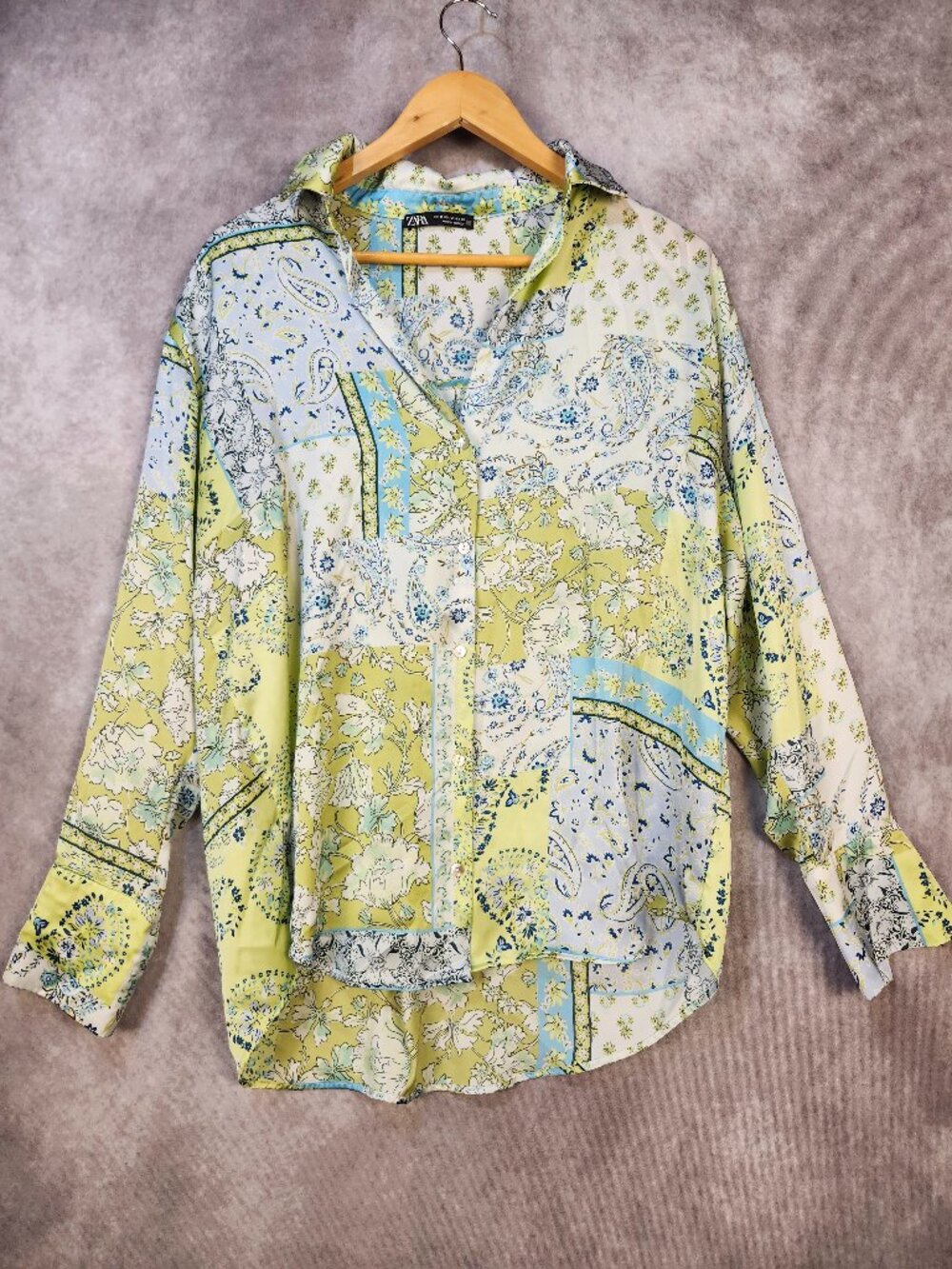 Zara Green and Blue Paisley Floral Mixed Print Lightweight Button Down Medium